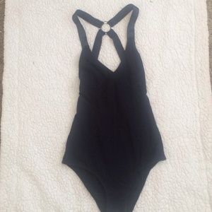 ✨KENDALL AND KYLIE BODYSUIT✨